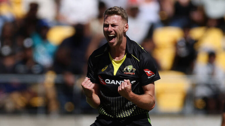 Australia opt to bat, Meredith called in, Soumya returns 2 317572.6