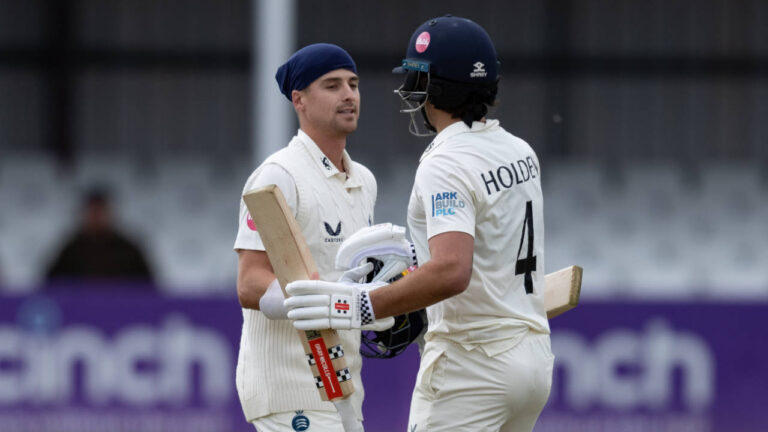 Middlesex Eye Route to Victory After Du Plooy Ton on Day Three 3 379259.6
