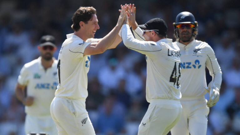 Henry five-for secures New Zealand lead despite Fisher rearguard 2 418568.6