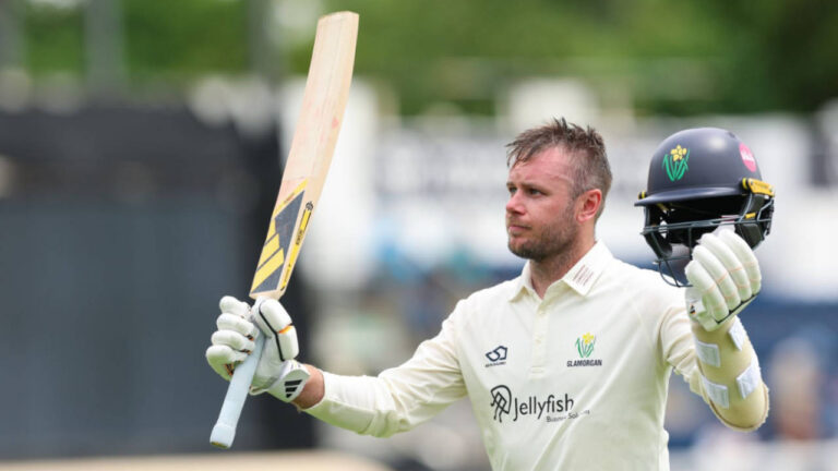 Crane century, Norton five-for, leave Surrey in tatters at Cardiff 4 418699.6